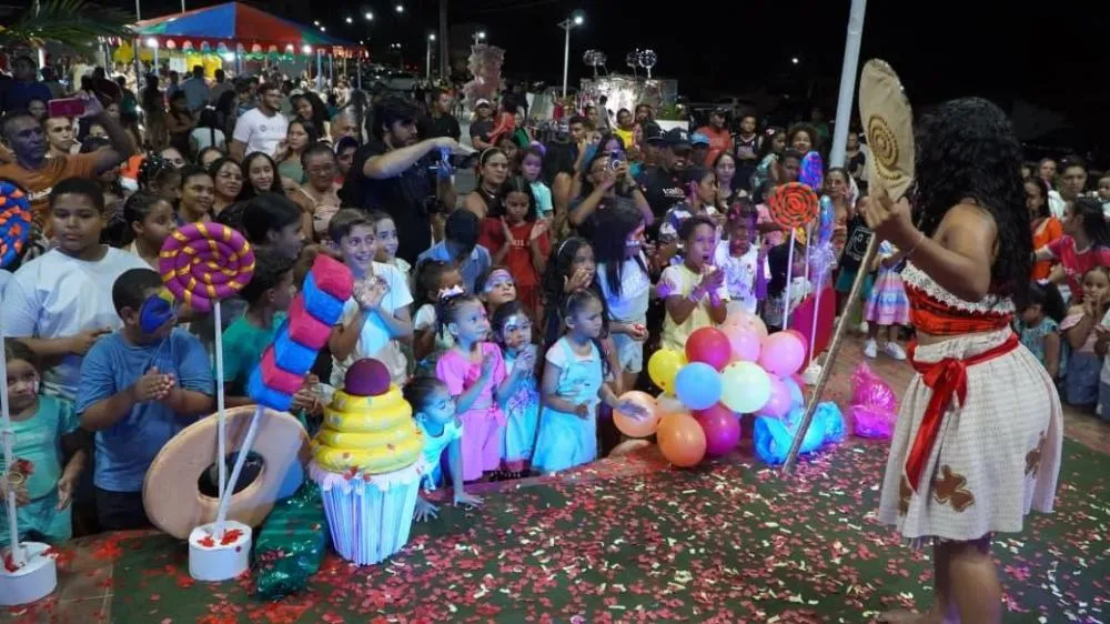 Prefeitura de Cristino Castro celebra o Dia das Crianças com grande festa na Praça da Sapolândia